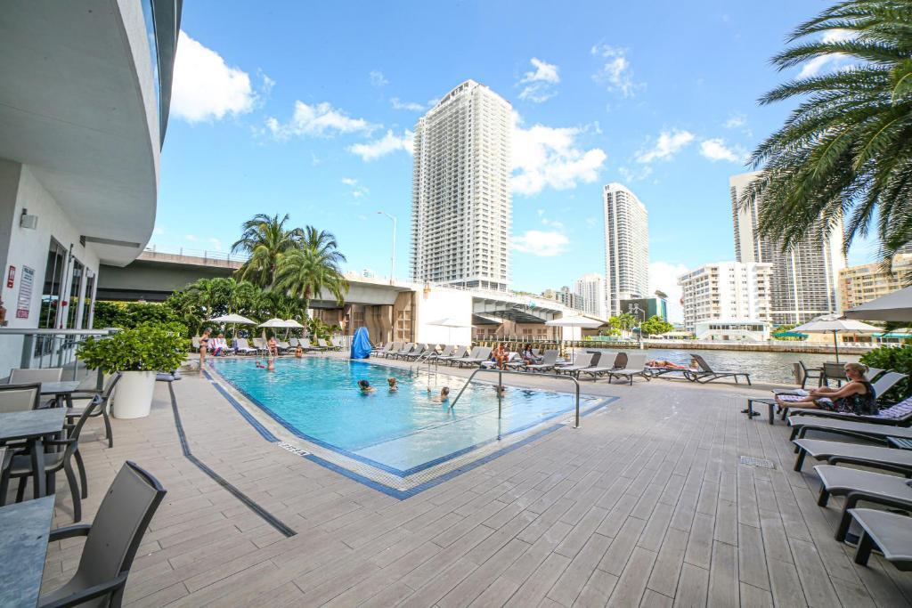 2602 E Hallandale Beach Boulevard R1805