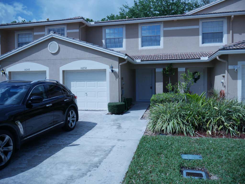 Photo of 16254 Sierra Palms Drive, Delray Beach, FL 33484 (MLS # B26058374)