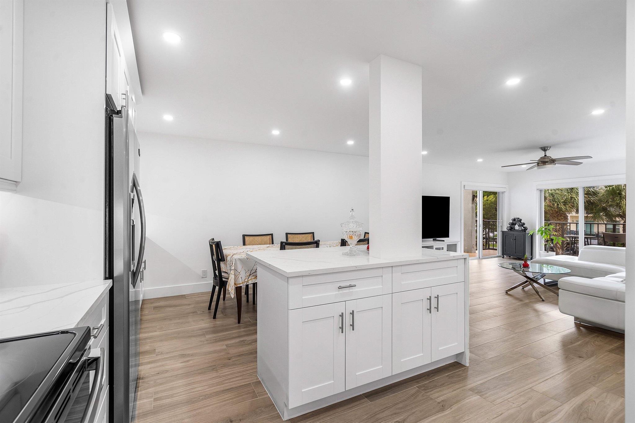 JAMES PLACE CONDO - Residential