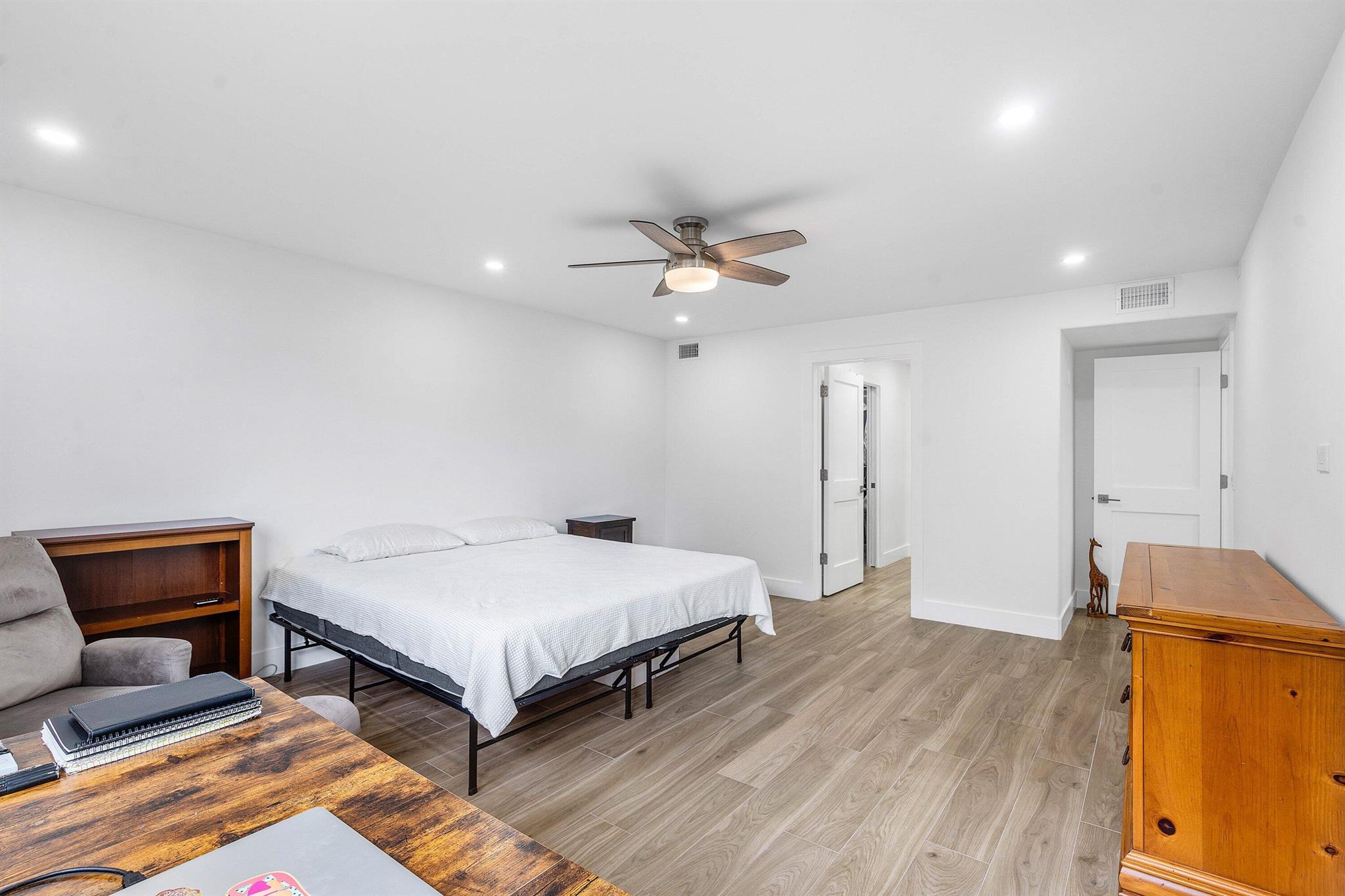 JAMES PLACE CONDO - Residential
