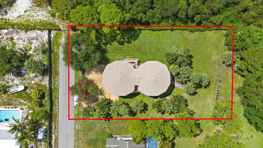 Photo of 13170 SE Flamingo Drive, Hobe Sound, FL 33455 (MLS # R11143143)