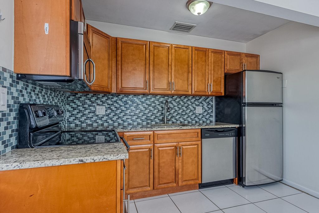 Photo of 808 SE 13th Street, Fort Lauderdale, FL 33316 (MLS # B26011600)