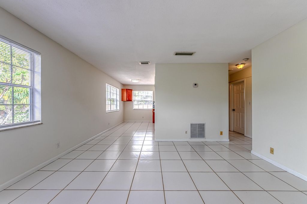 Photo of 808 SE 13th Street, Fort Lauderdale, FL 33316 (MLS # B26011600)