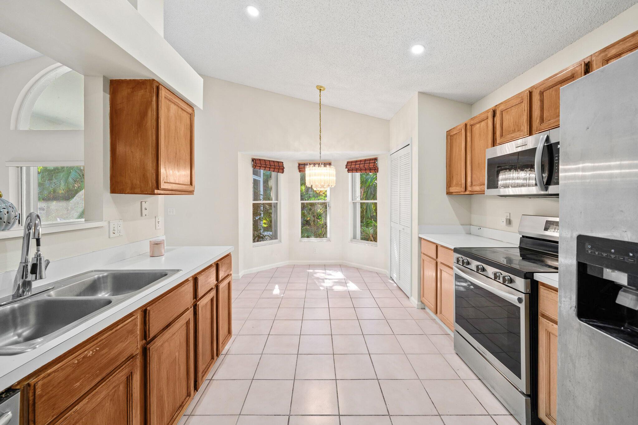 RIVER BRIDGE PAR 2F - Residential Lease