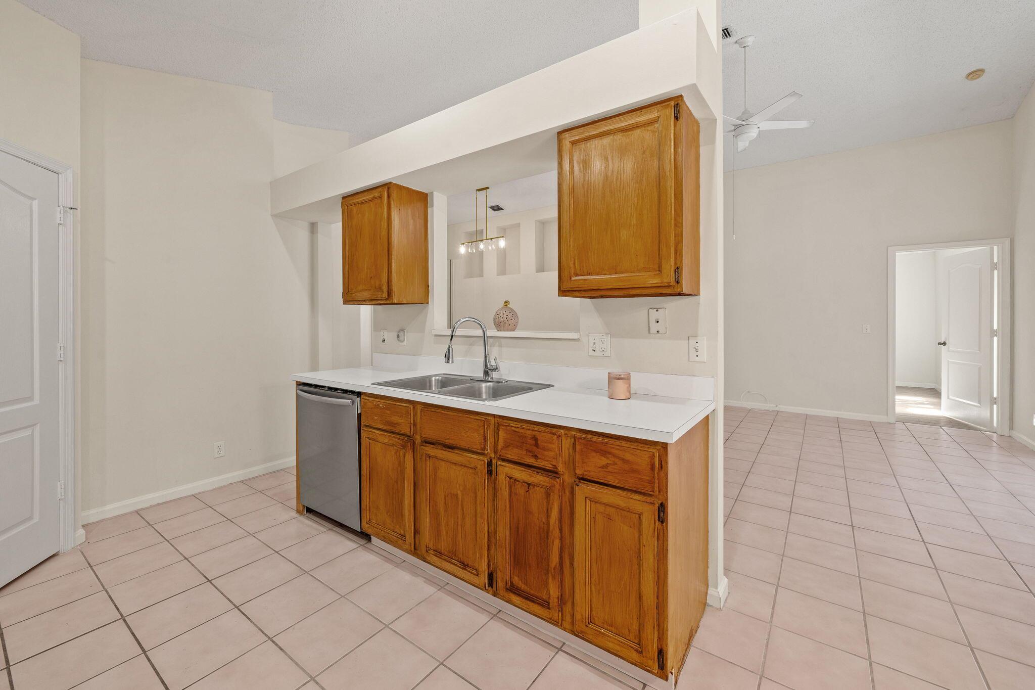 RIVER BRIDGE PAR 2F - Residential Lease