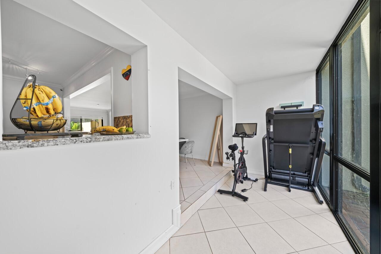 KENDALE LAKES TOWNHOUSE CONDO 2 - Residential Lease