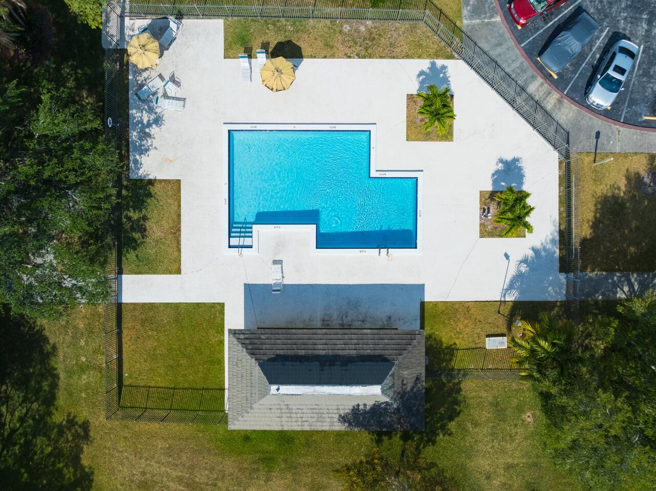 KENDALE LAKES TOWNHOUSE CONDO 2 - Residential Lease