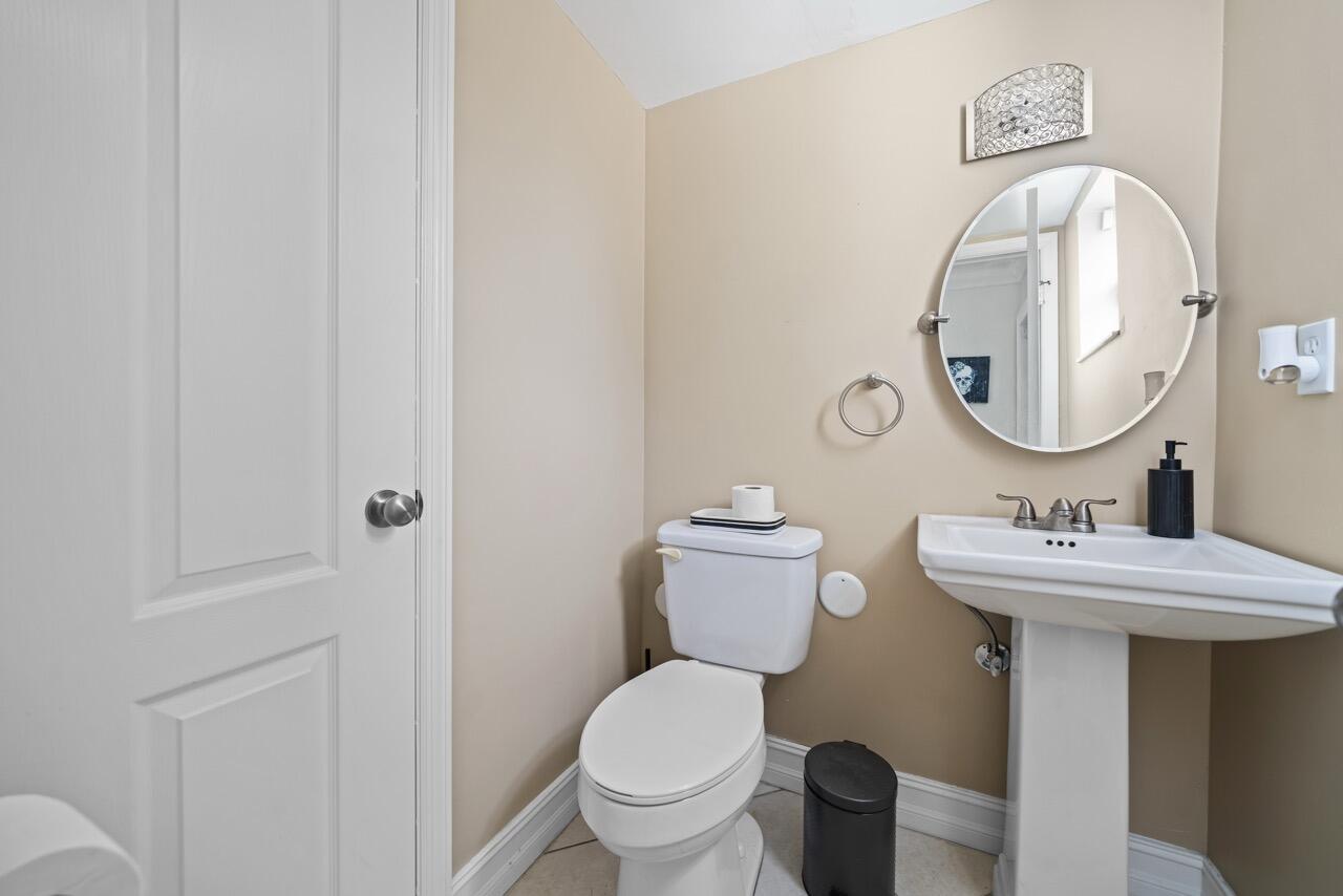 KENDALE LAKES TOWNHOUSE CONDO 2 - Residential Lease
