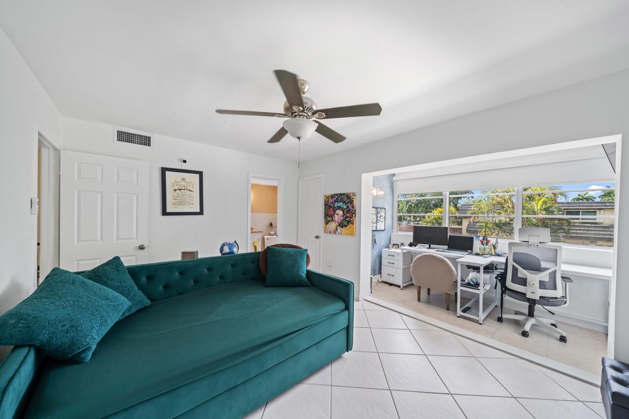 KENDALE LAKES TOWNHOUSE CONDO 2 - Residential Lease
