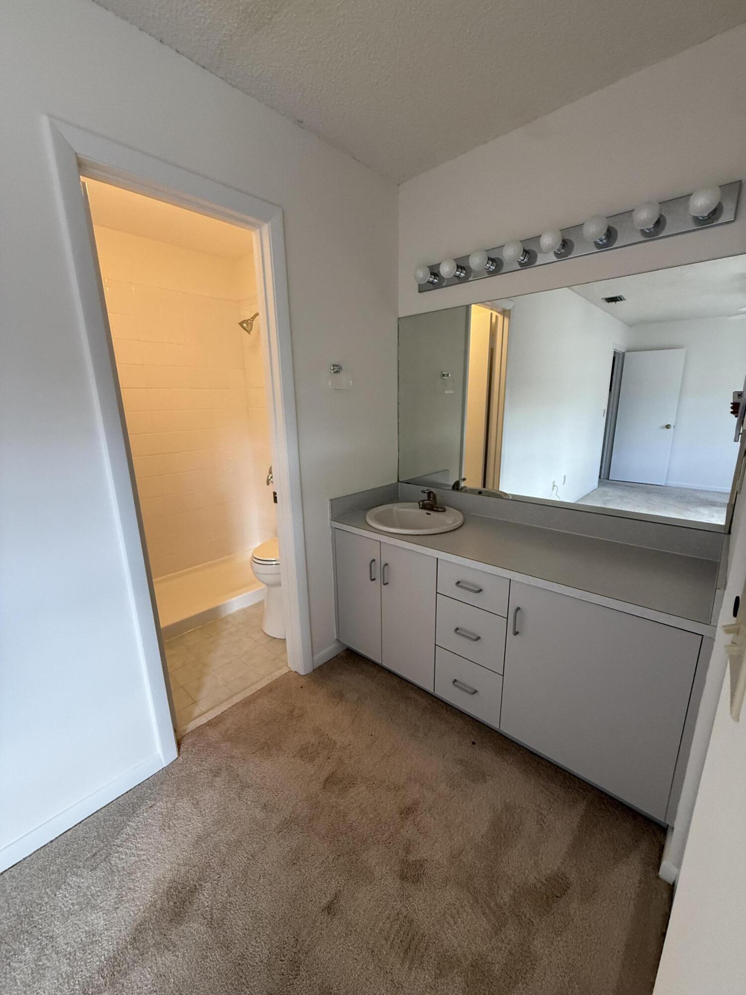 FLAMINGO GARDENS - Residential