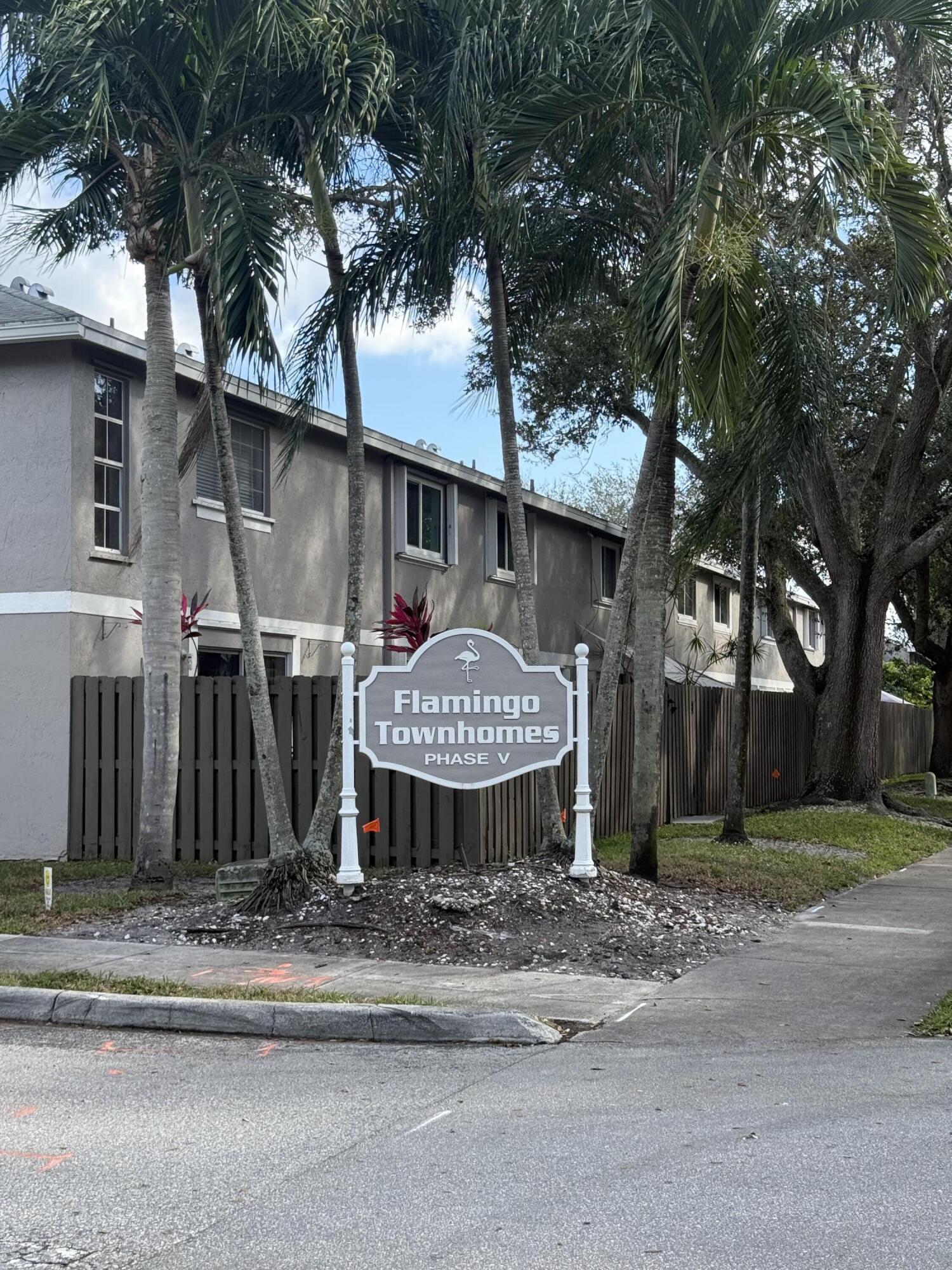 FLAMINGO GARDENS - Residential