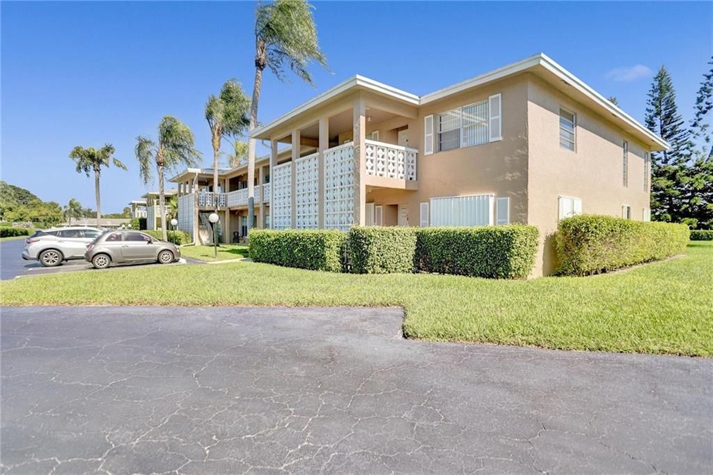 Photo of 1030 Silk Oak Ter #201, Delray Beach, FL 33445 (MLS # F10310183)