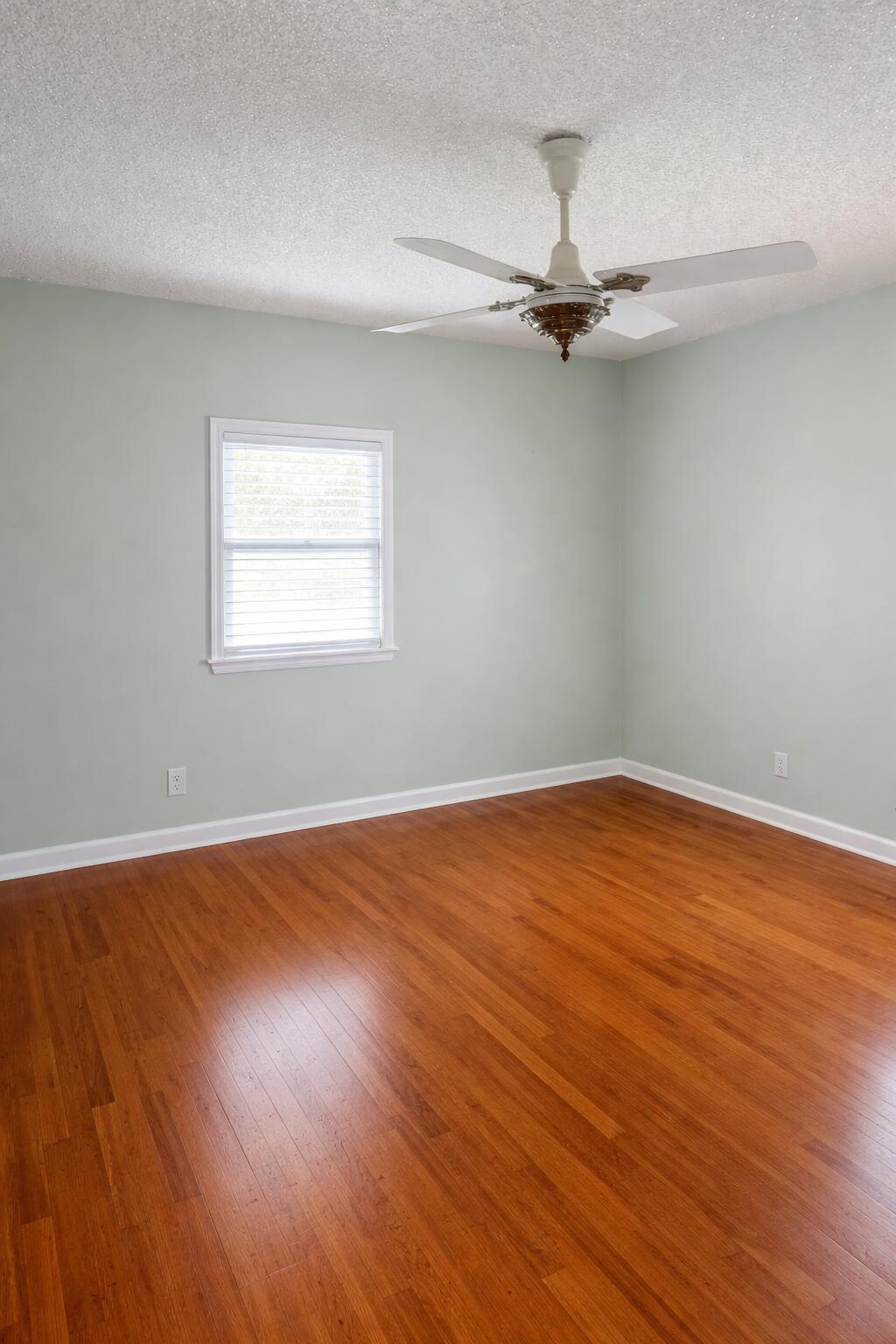 1205 N Palmway
