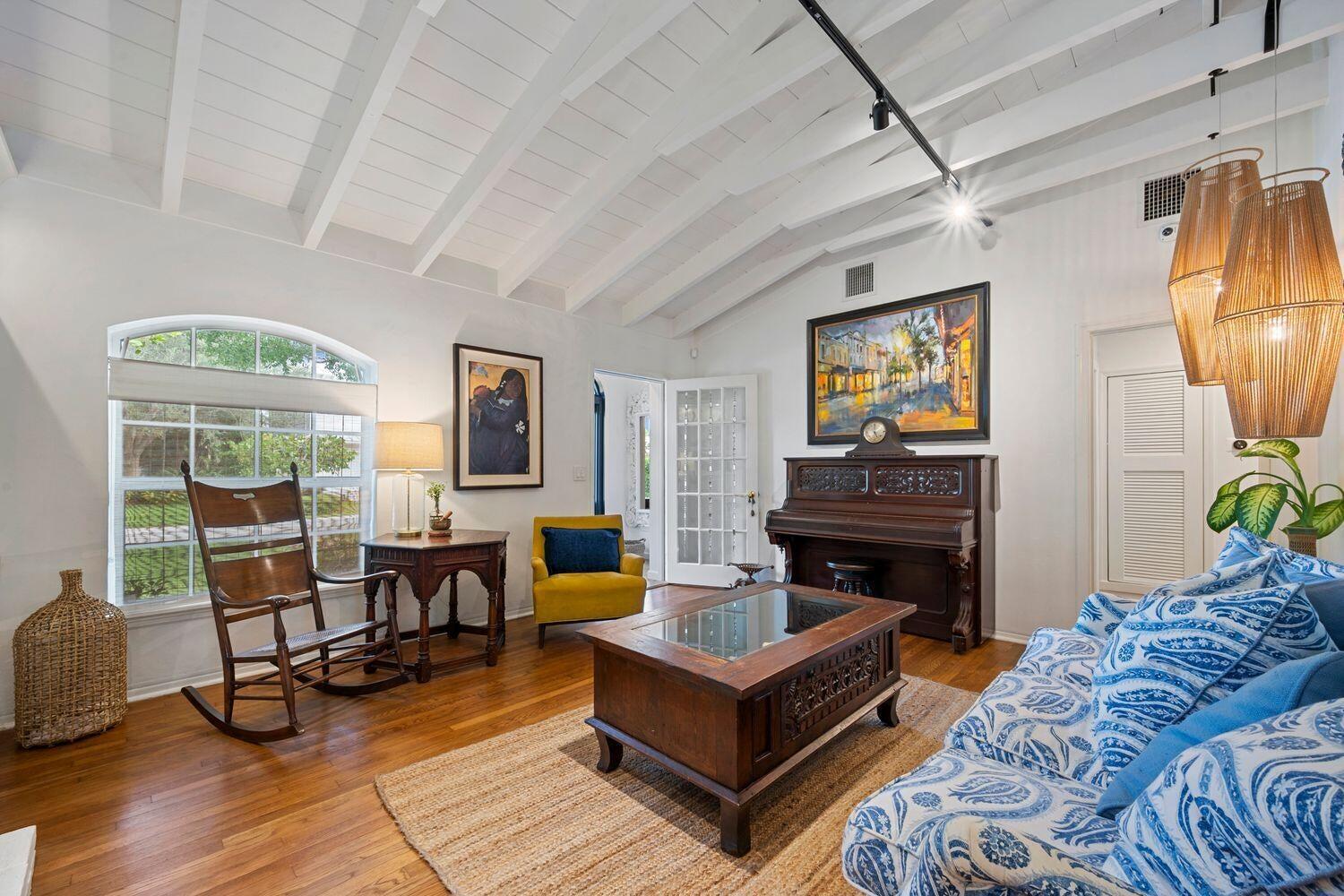 HIGH ACRES 1ST ADD - Residential Lease