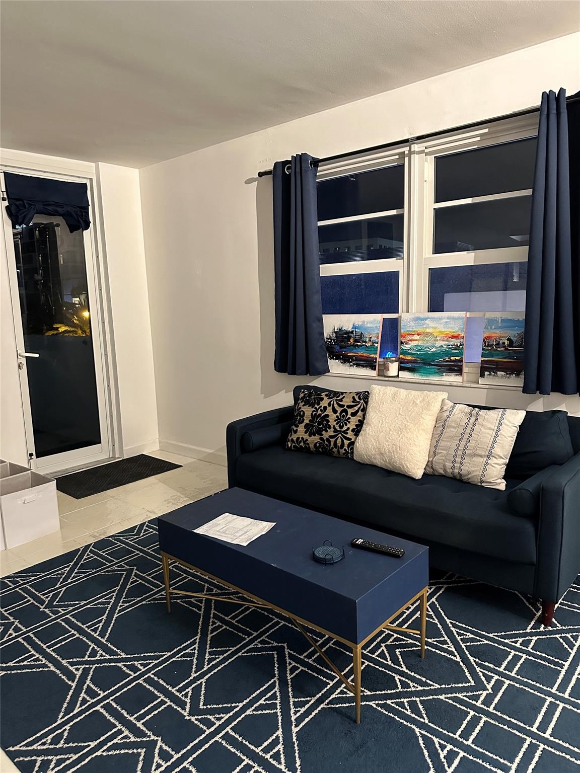 The Decoplage Condo - Residential Lease