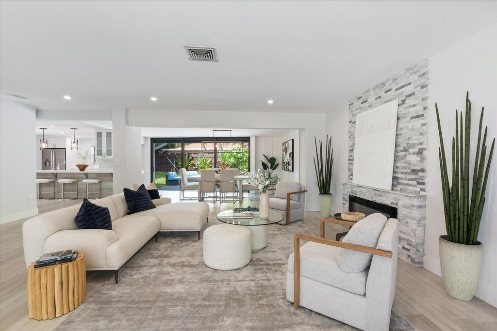 Photo of 901 SW 12th Avenue, Boca Raton, FL 33486 (MLS # R11020693)