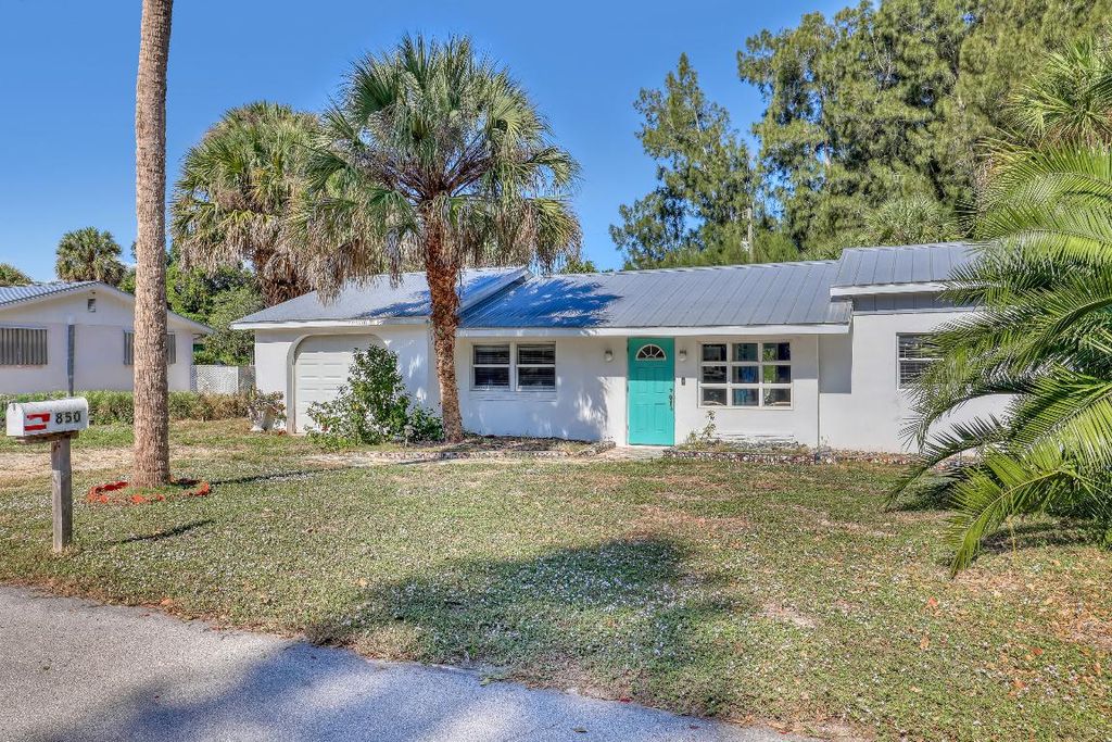 Photo of 850 5th Place, Vero Beach, FL 32962 (MLS # R11144663)