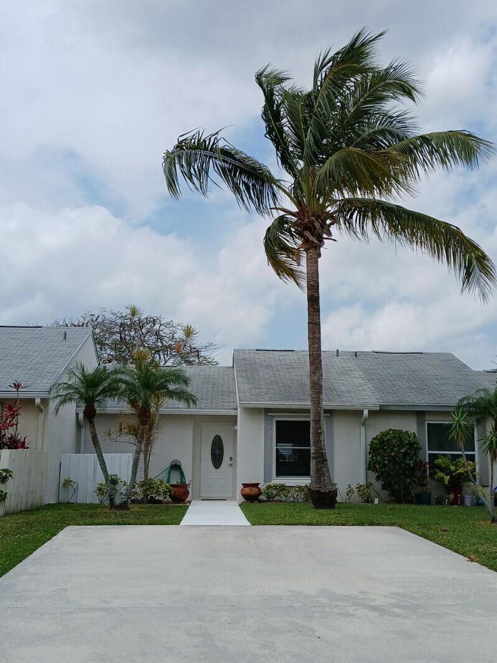 Photo of 258 Palmetto Court, Jupiter, FL 33458 (MLS # R10978997)