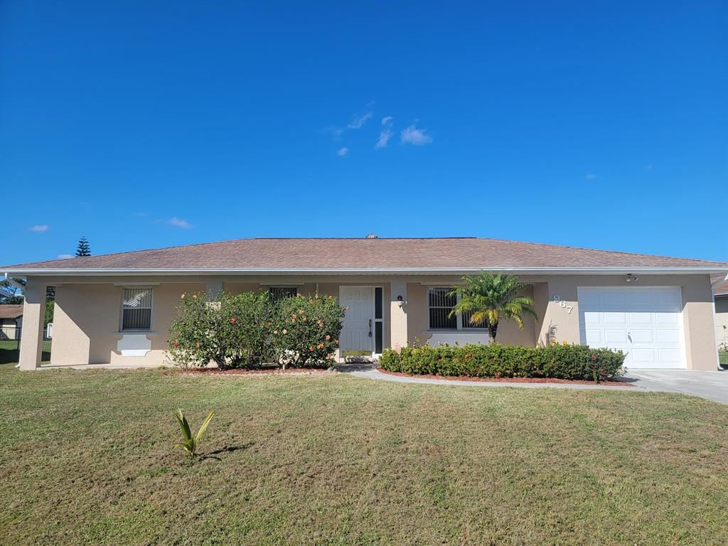 Photo of 967 SE Breakwater Avenue, Port St Lucie, FL 34983 (MLS # R10866495)
