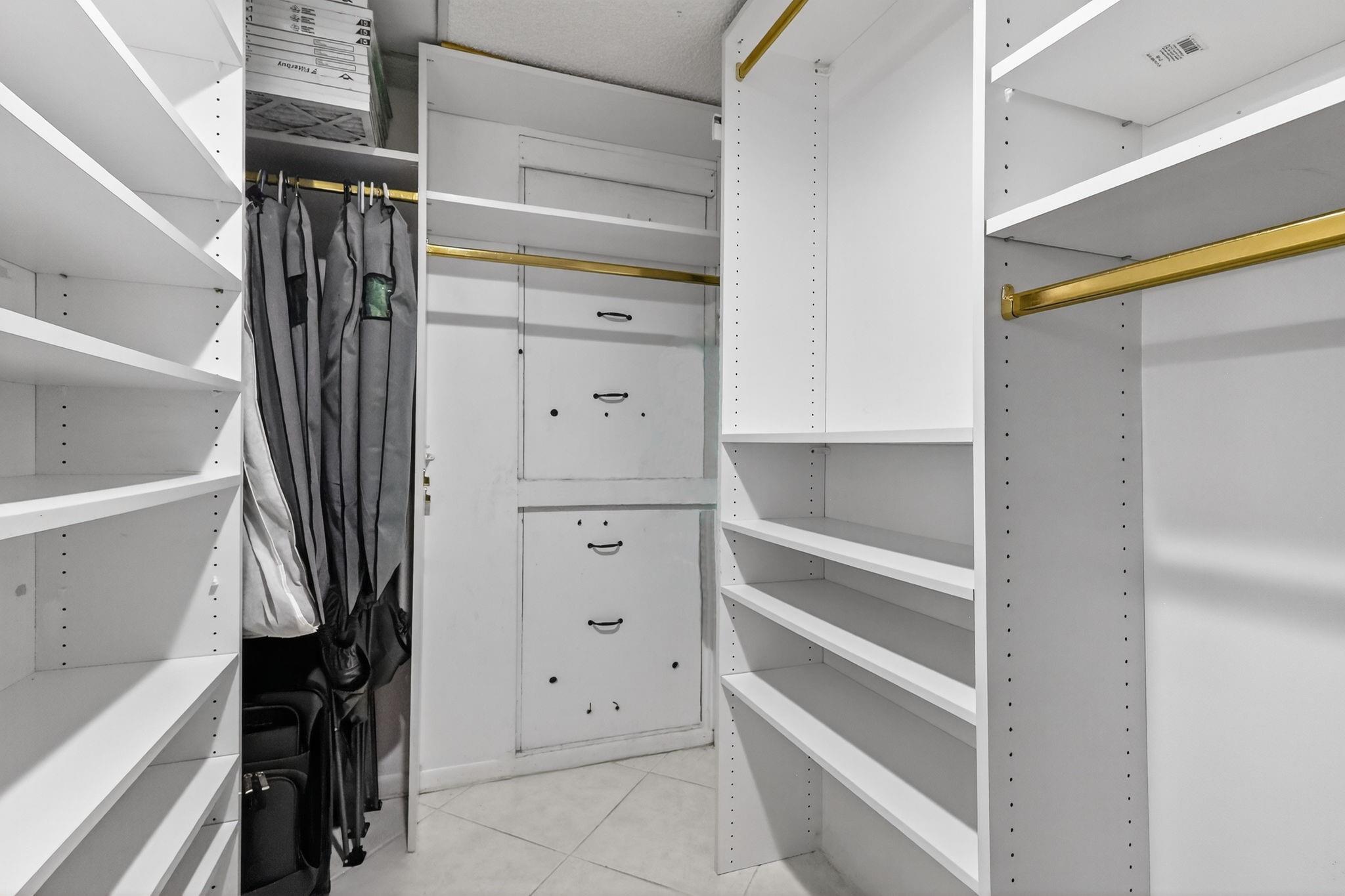 HAWTHORNE AT CENTURY VILL - Residential