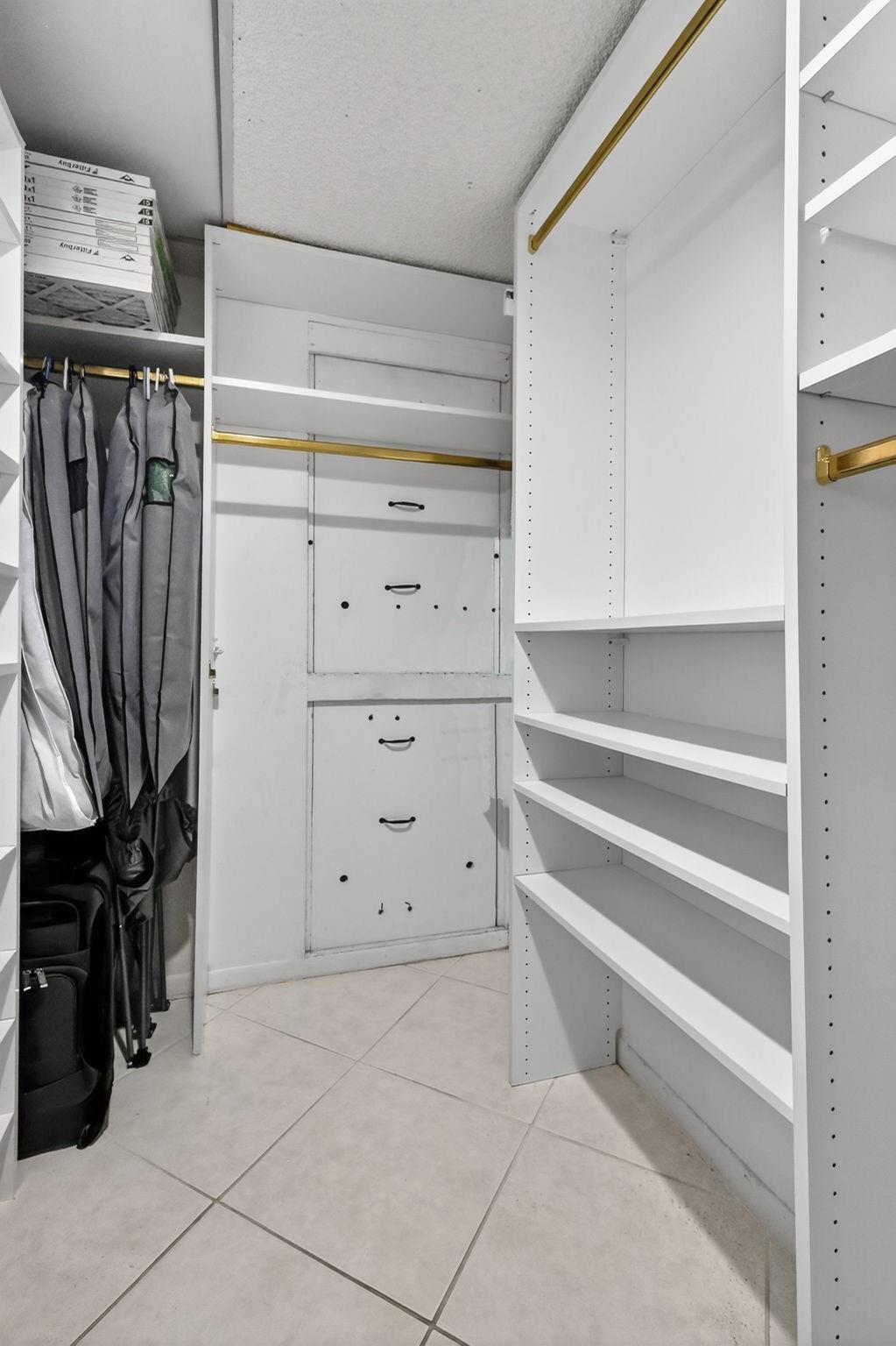 HAWTHORNE AT CENTURY VILL - Residential