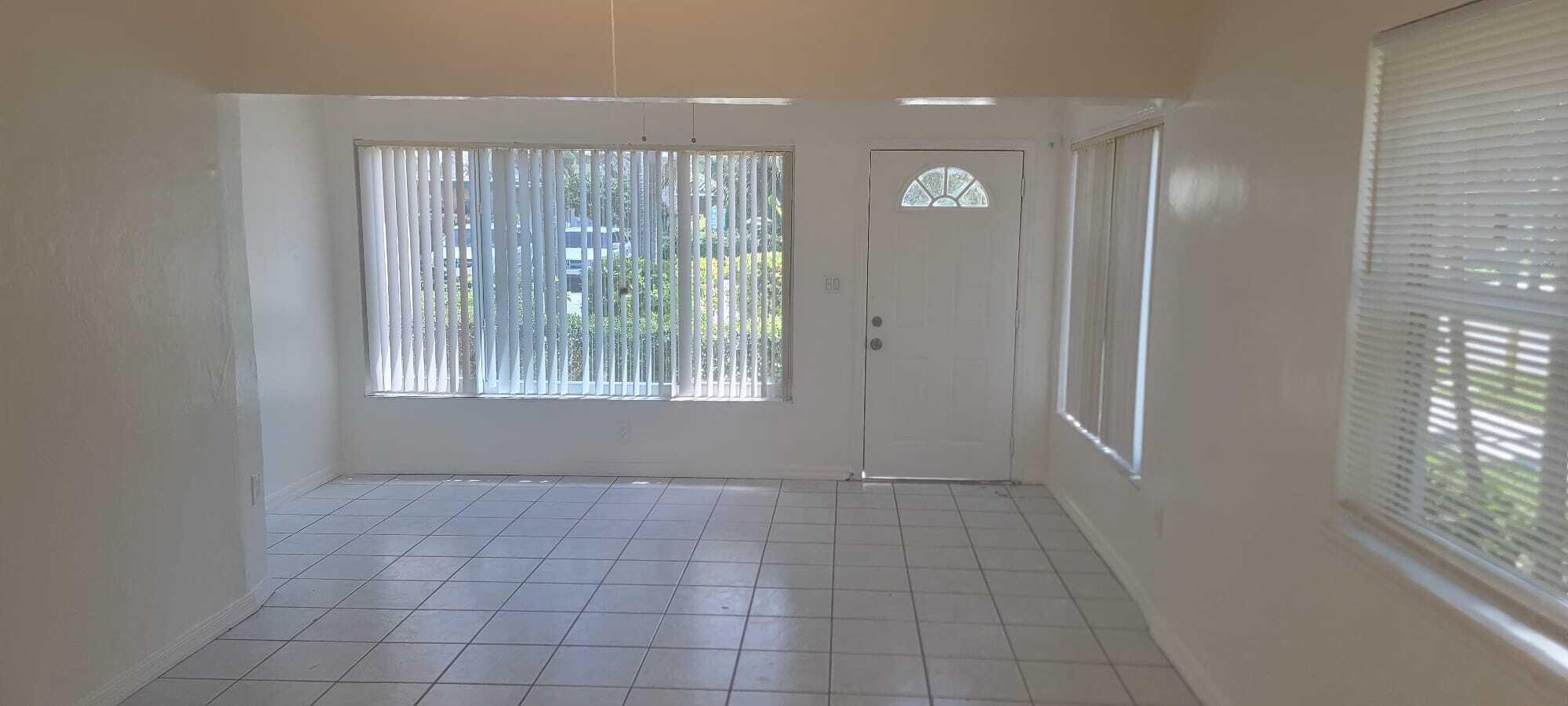 NORTH HOLLYWOOD - Residential Lease