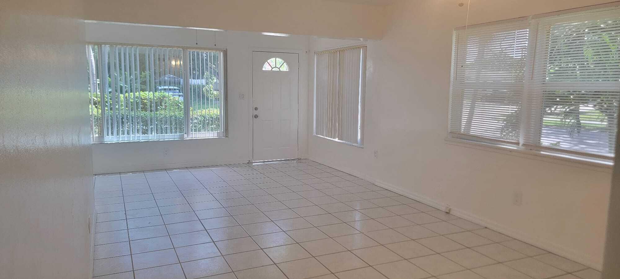 NORTH HOLLYWOOD - Residential Lease