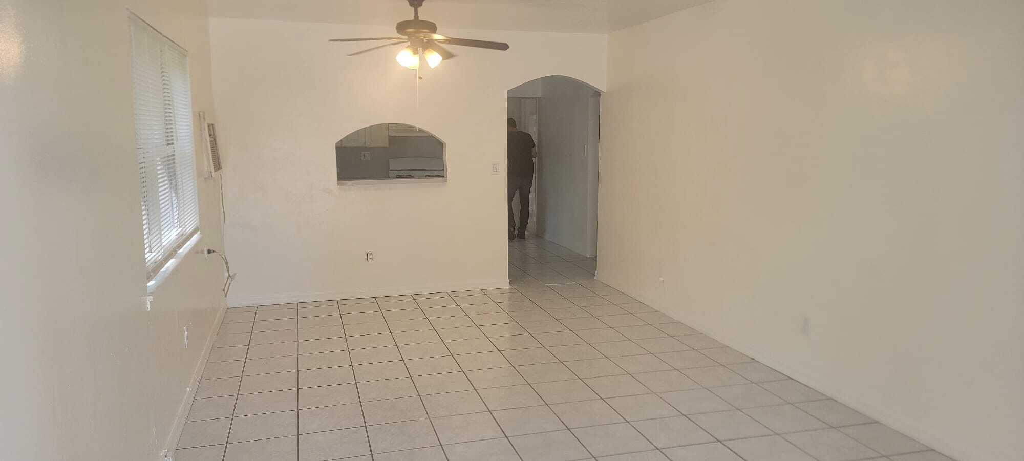 NORTH HOLLYWOOD - Residential Lease