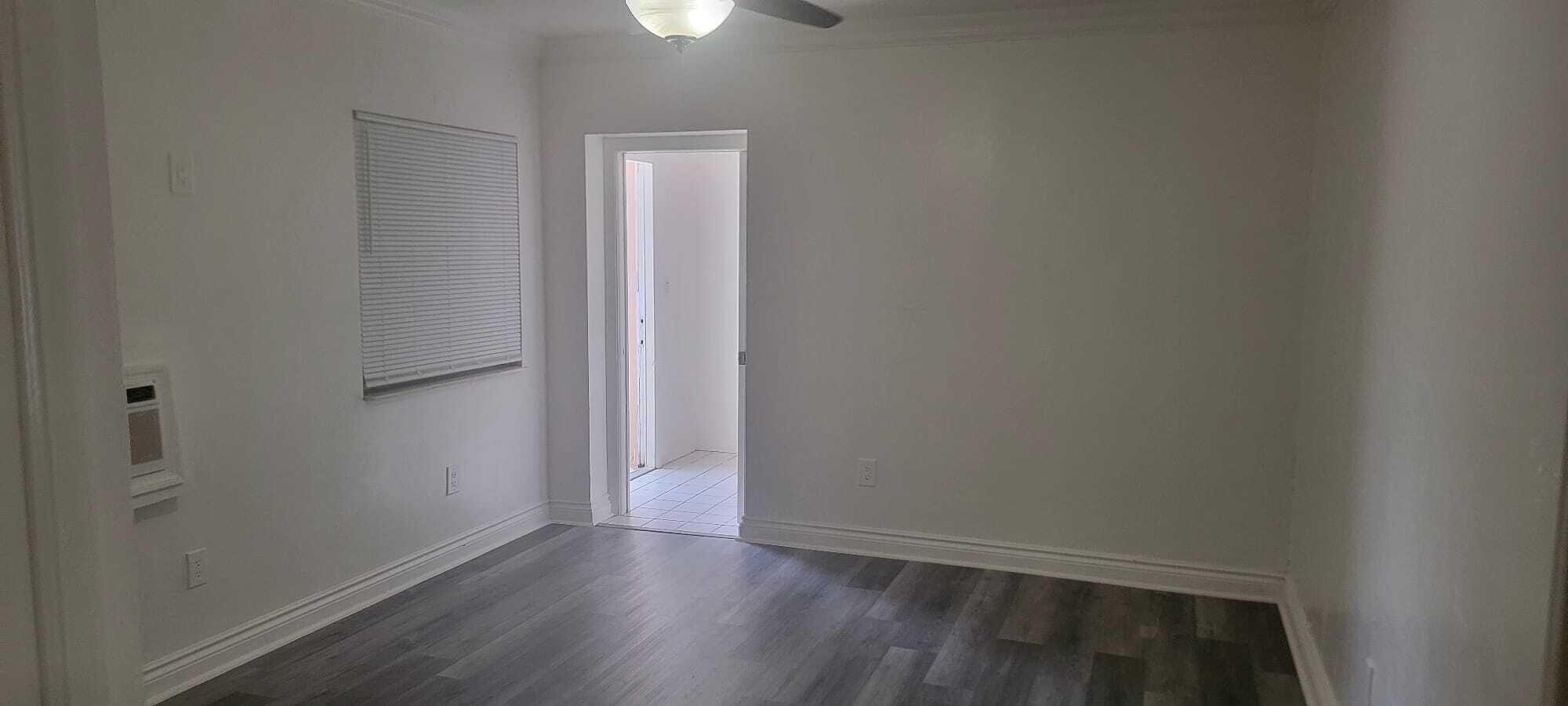 NORTH HOLLYWOOD - Residential Lease