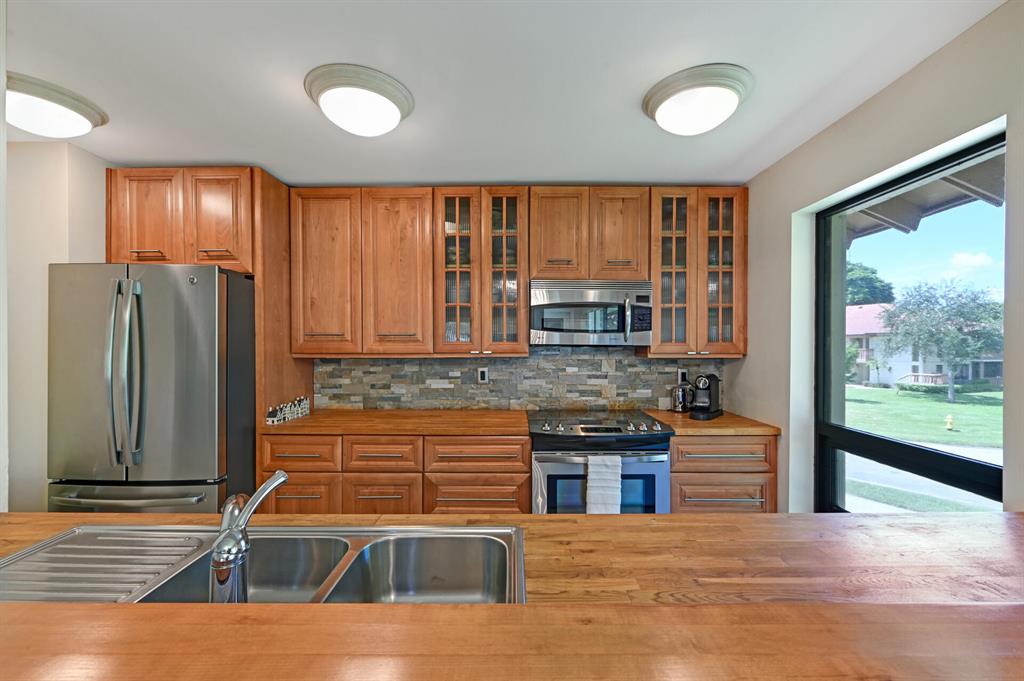 GOLF VILLAS CONDO - Residential