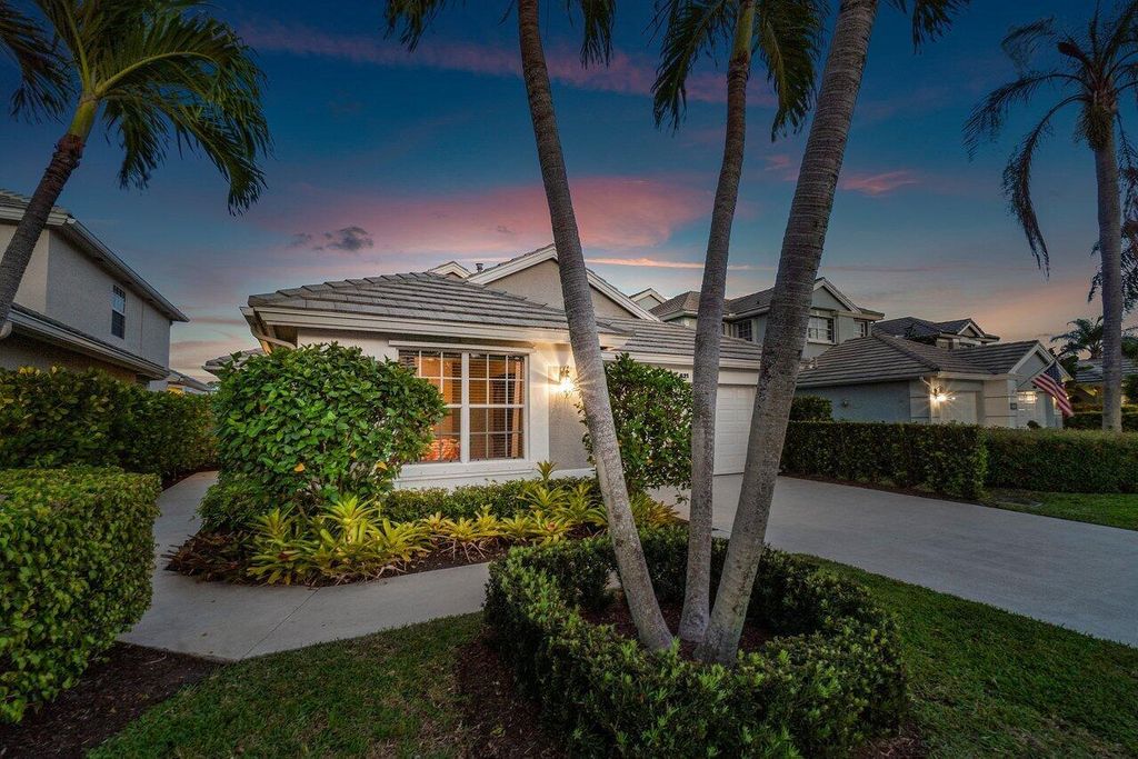 Photo of 621 Masters Way, Palm Beach Gardens, FL 33418 (MLS # R10947580)