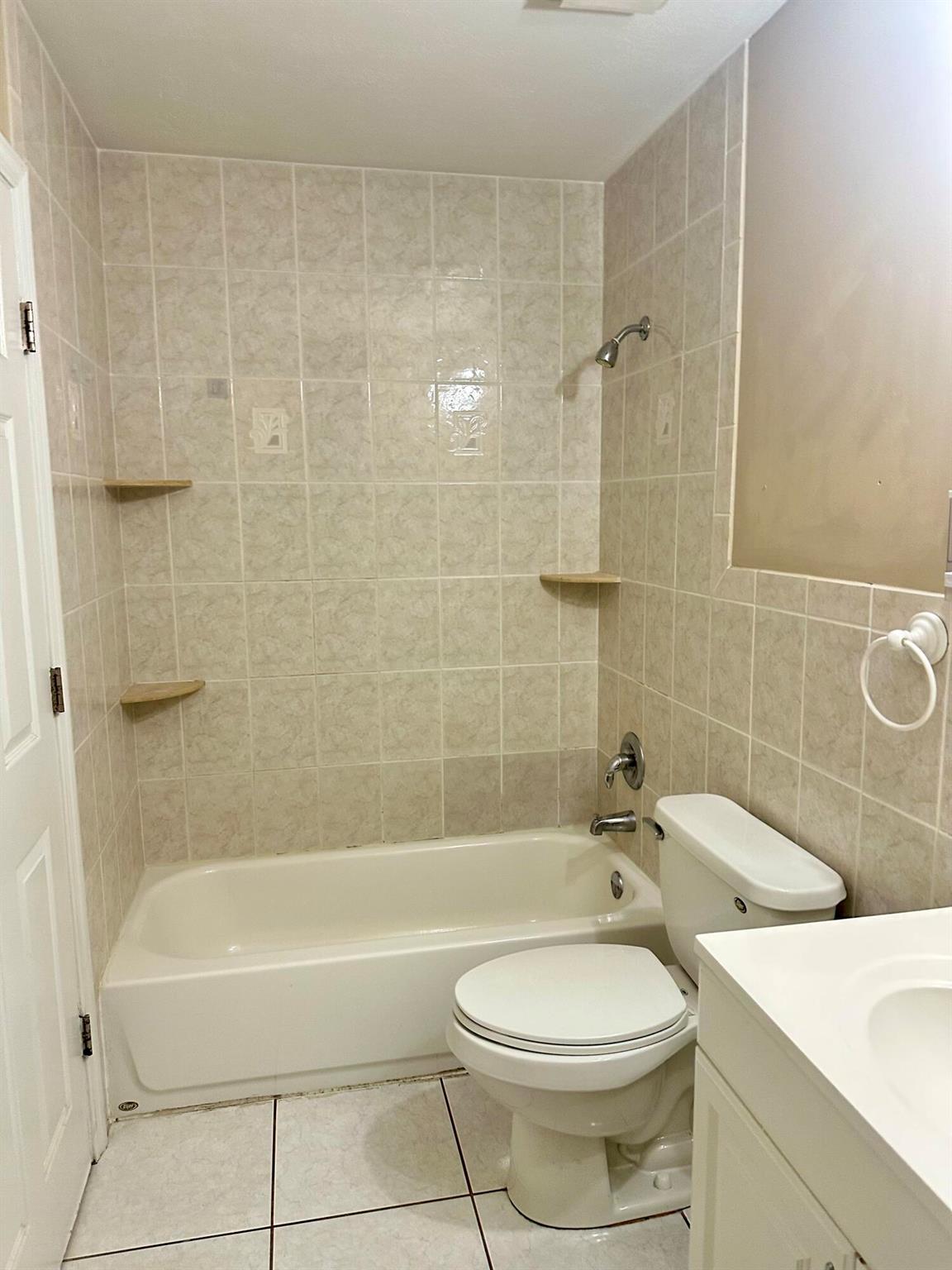 PORT ST LUCIE SECTION 41 - Residential Lease