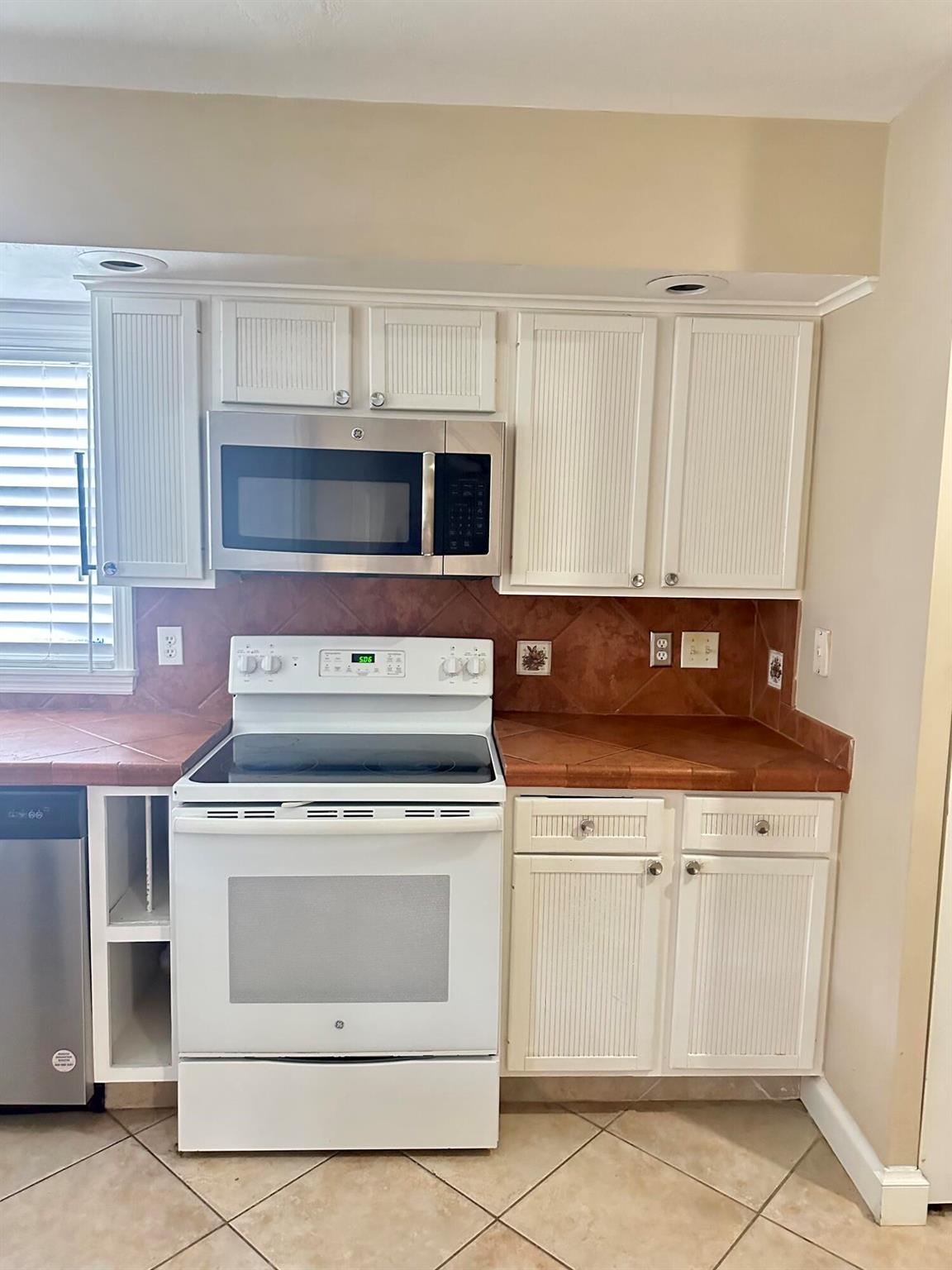 PORT ST LUCIE SECTION 41 - Residential Lease