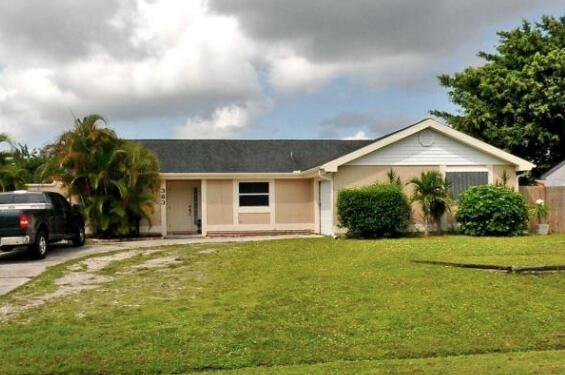 Super cute!Check out this charming 3 bedrooms 2 bath with a big fence yard ! Features include a spacious living room, a one car garage, a long driveway with ample parking,Enclosed Patio. No HOA and a convenient location near i95, shopping and plenty of restaurants!