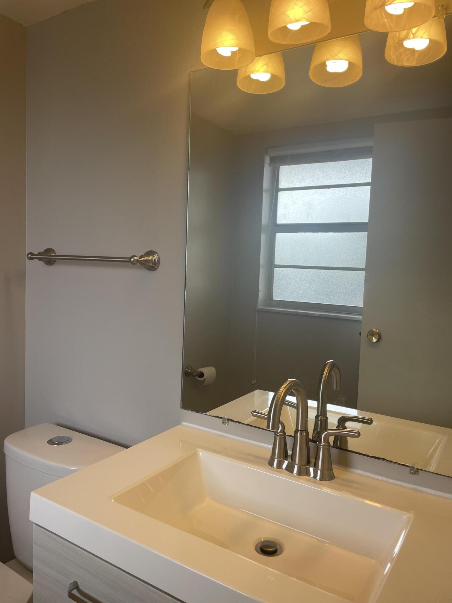 VILLAGES OF ORIOLE ABBEY - Residential Lease