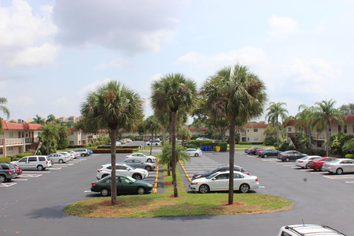 VILLAGES OF ORIOLE ABBEY - Residential Lease