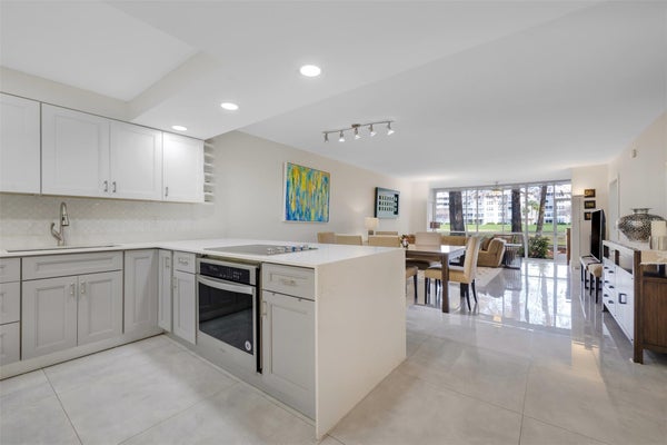 4011 N CYPRESS DR APT 101, POMPANO BEACH, FL 33069 - Image 4f06bbebdc33dcae49fe339aafd18615/44862312
