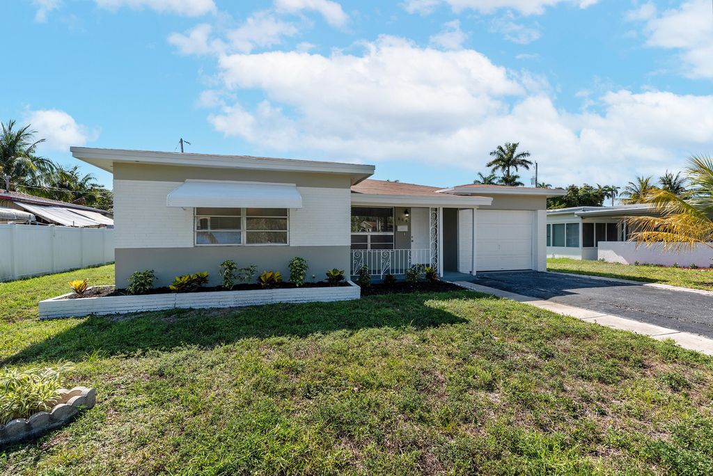 Photo of 606 N 31st Court, Hollywood, FL 33021 (MLS # R11163541)