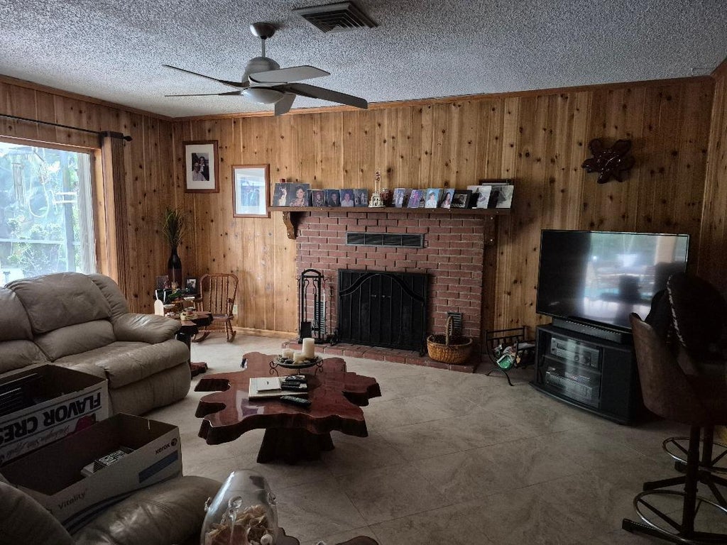 Photo of 11500 SW 3rd Street, Plantation, FL 33325 (MLS # B26048010)