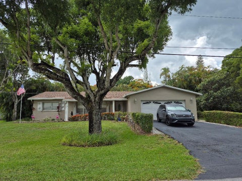 Photo of 11500 SW 3rd Street, Plantation, FL 33325 (MLS # B26048010)