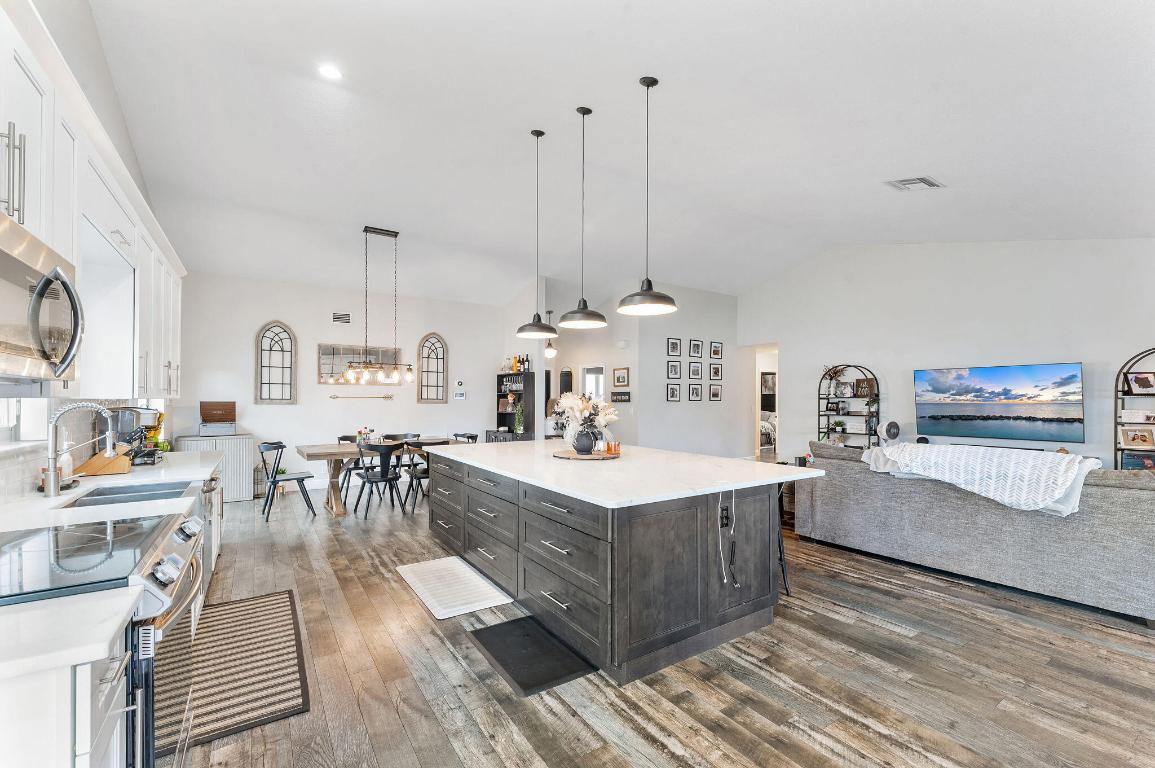 LAKES OF SHERBROOKE - Residential