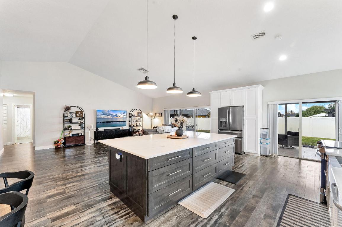 LAKES OF SHERBROOKE - Residential