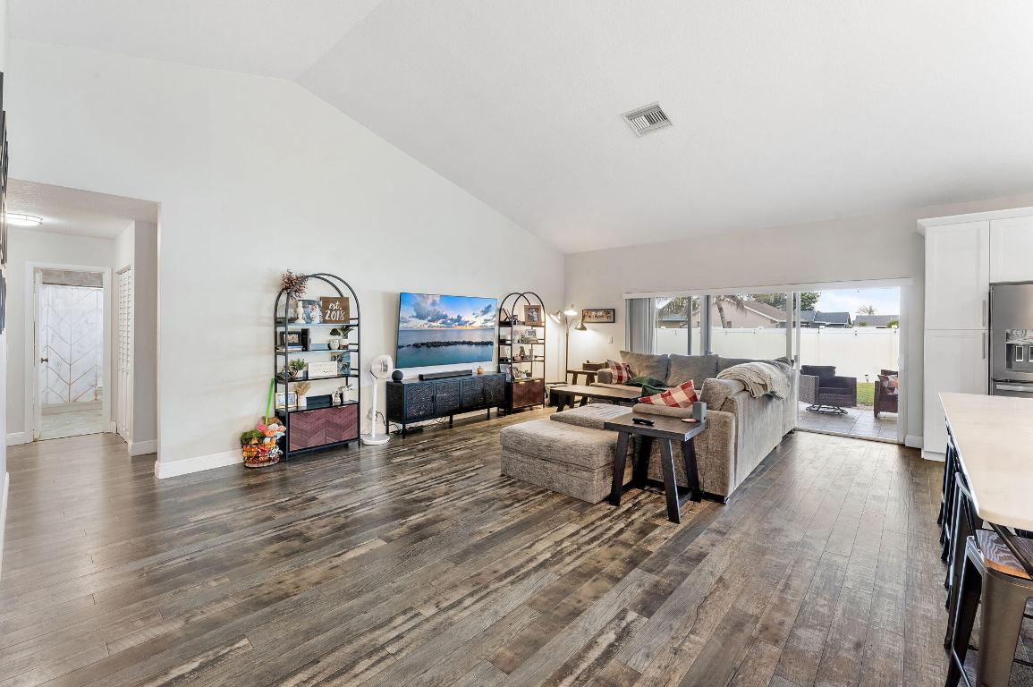 LAKES OF SHERBROOKE - Residential