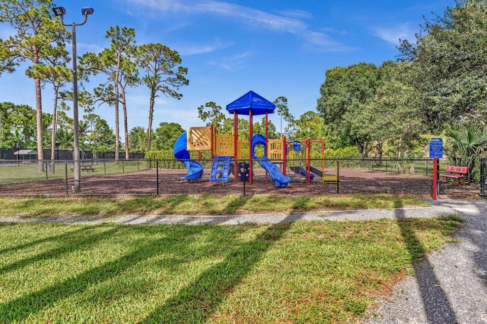 LAKES OF SHERBROOKE - Residential