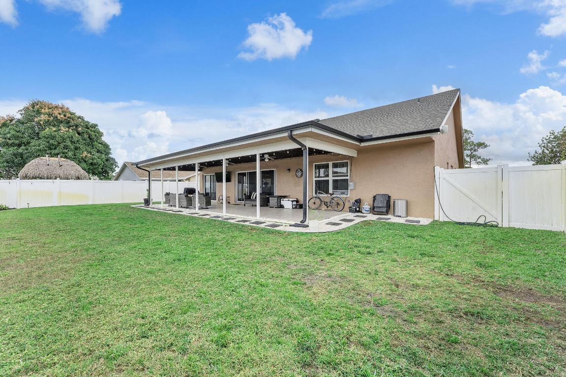 LAKES OF SHERBROOKE - Residential