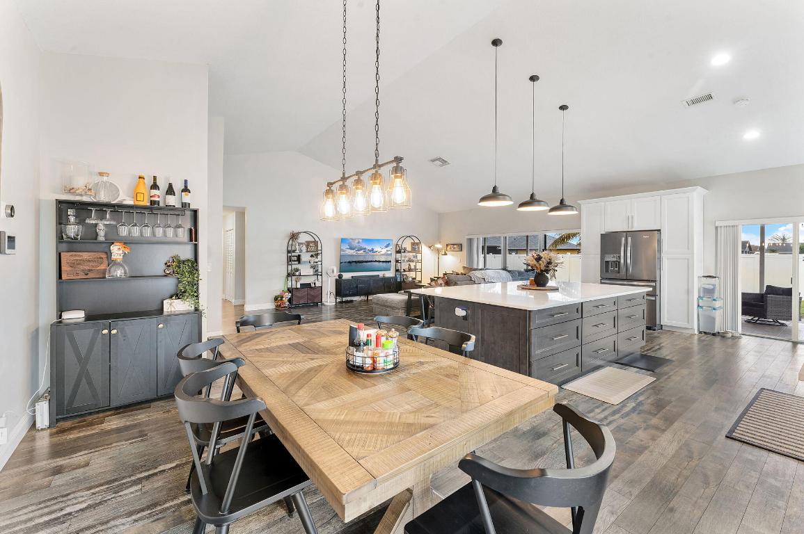 LAKES OF SHERBROOKE - Residential