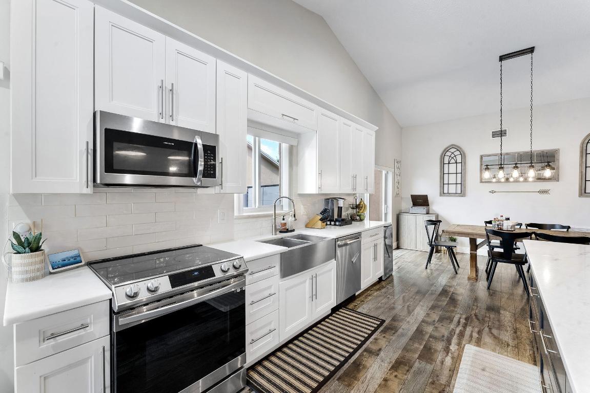 LAKES OF SHERBROOKE - Residential