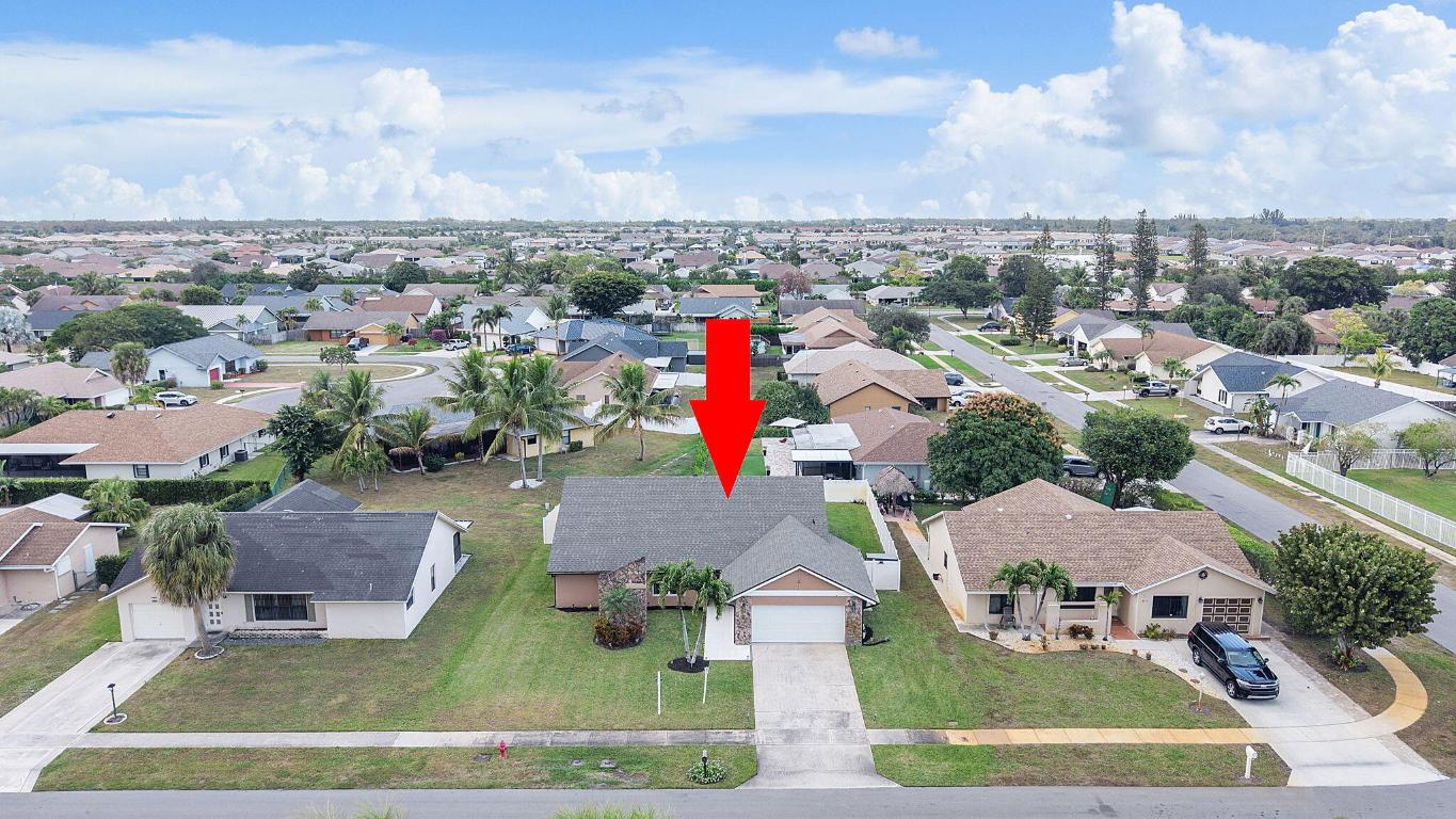 LAKES OF SHERBROOKE - Residential