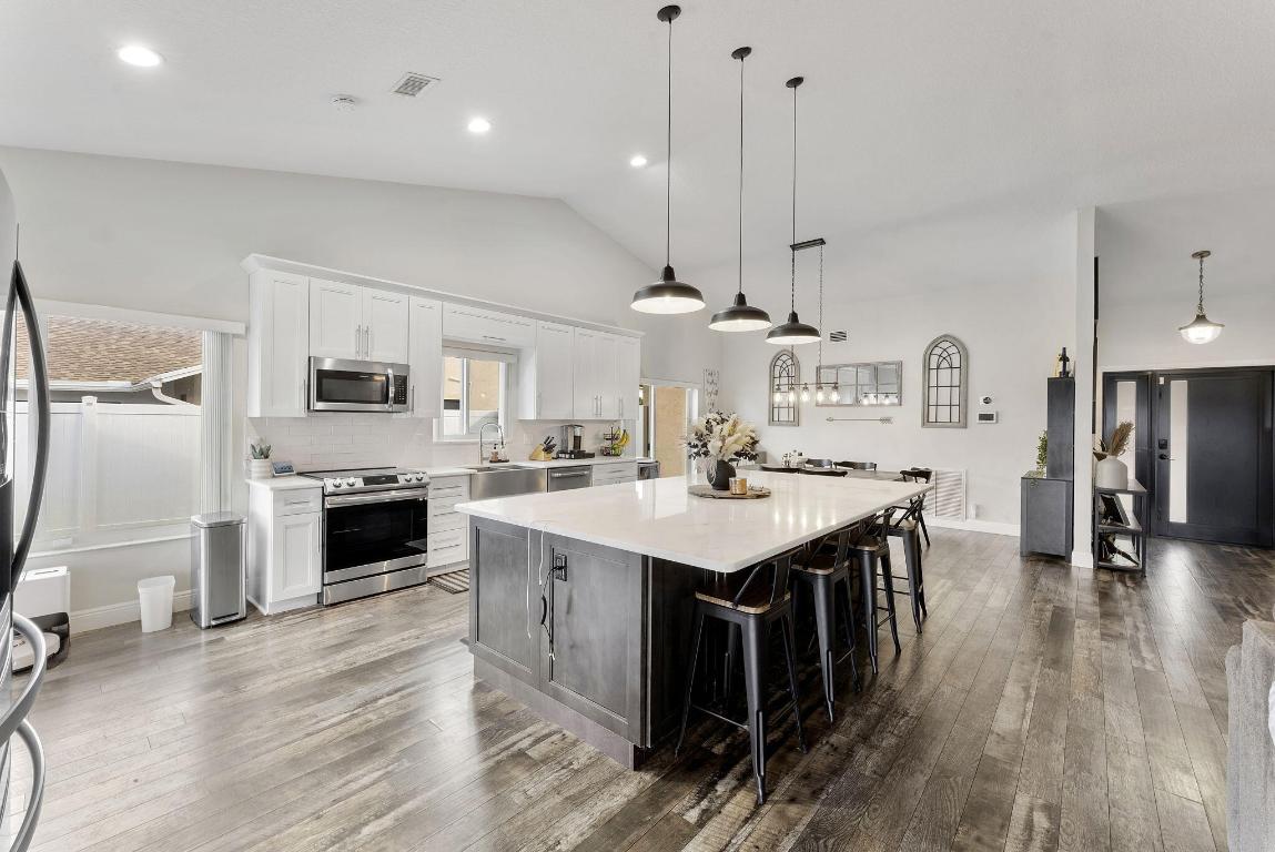 LAKES OF SHERBROOKE - Residential