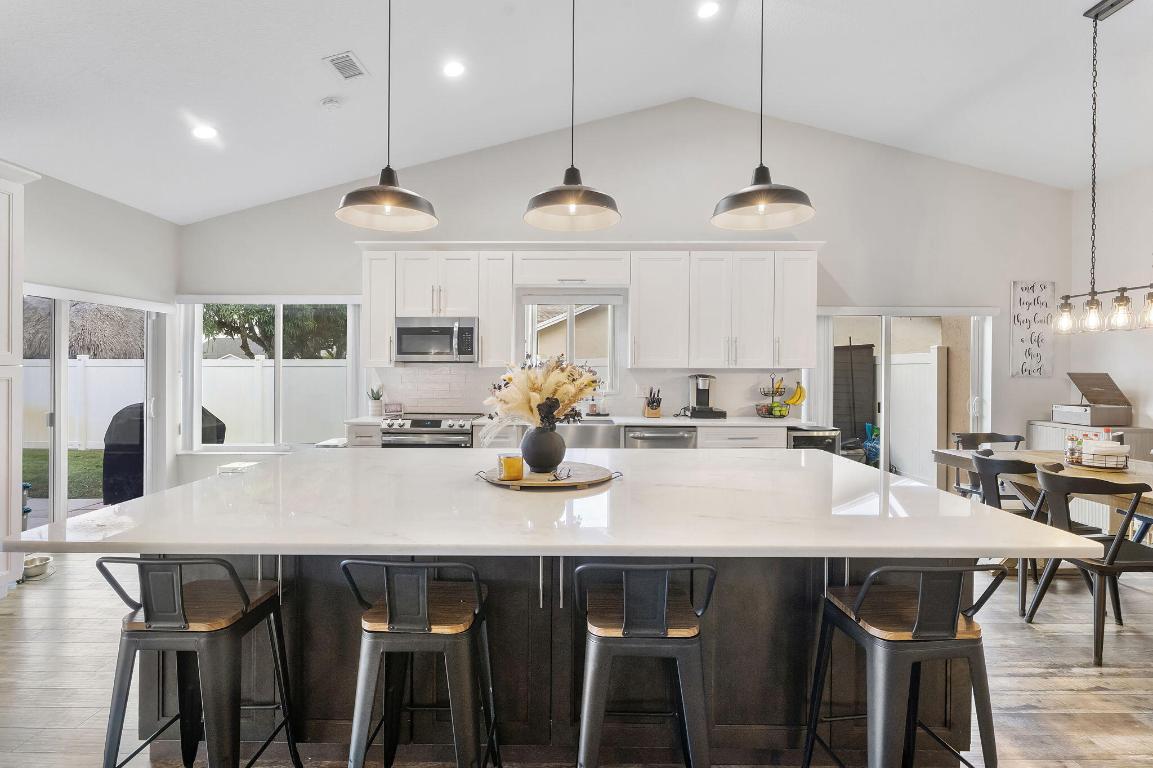 LAKES OF SHERBROOKE - Residential